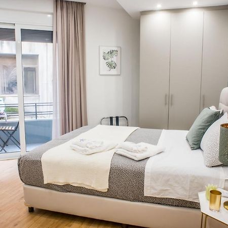 A24 Pristine & Sunny Suite Near Plaka & Parthenon Athènes Extérieur photo